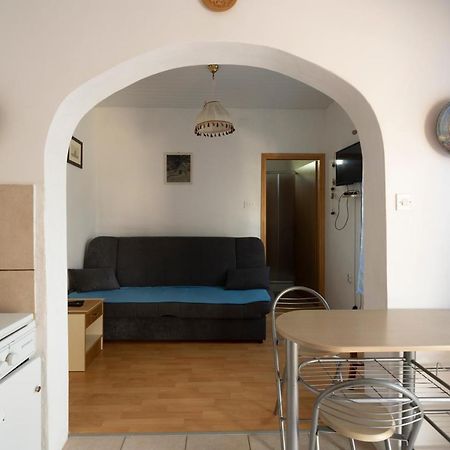Studio Apartman Ema 2 Gornji Karin Extérieur photo