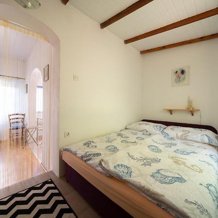 Studio Apartman Ema 2 Gornji Karin Extérieur photo