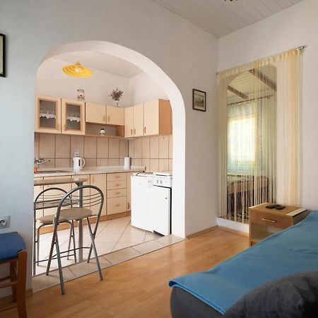 Studio Apartman Ema 2 Gornji Karin Extérieur photo