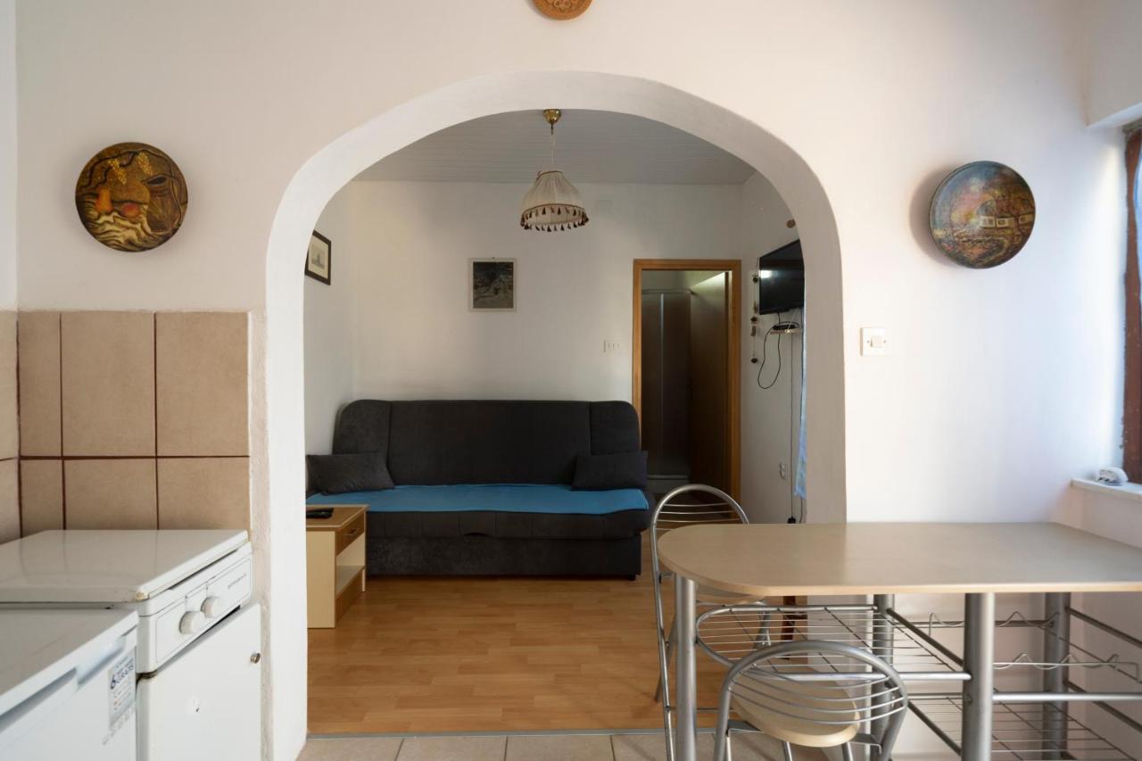 Studio Apartman Ema 2 Gornji Karin Extérieur photo